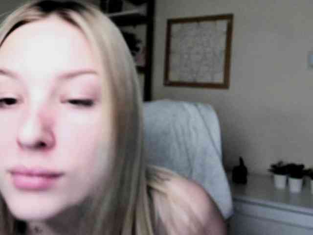 AngelaLux webcam
