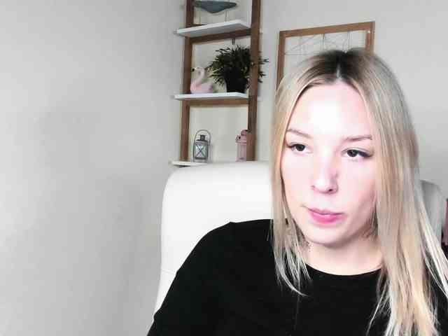 AngelaLux webcam
