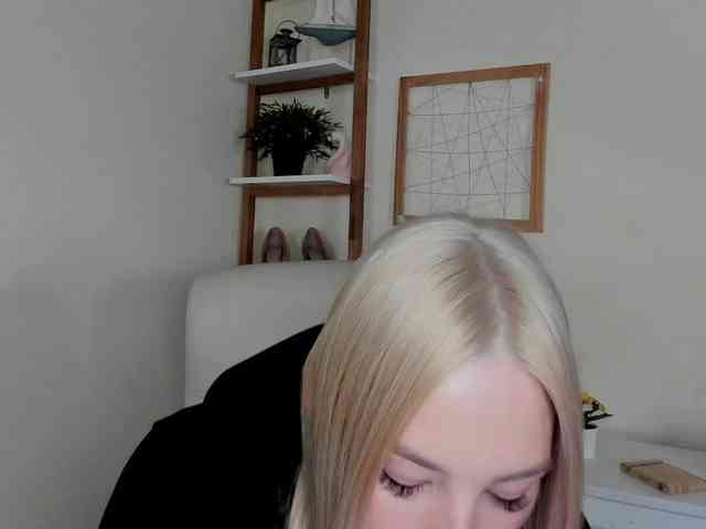 AngelaLux webcam