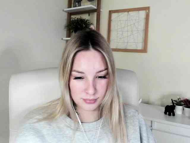 AngelaLux webcam