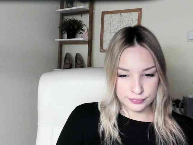 AngelaLux webcam