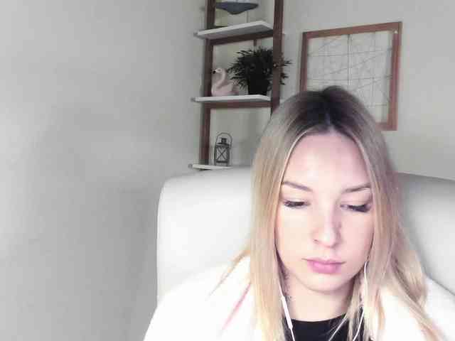 AngelaLux webcam