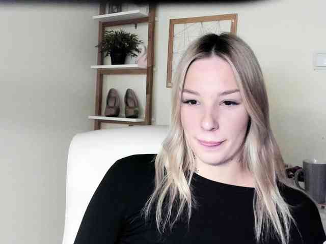 AngelaLux webcam