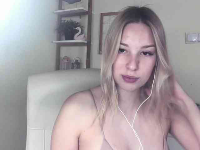 AngelaLux webcam