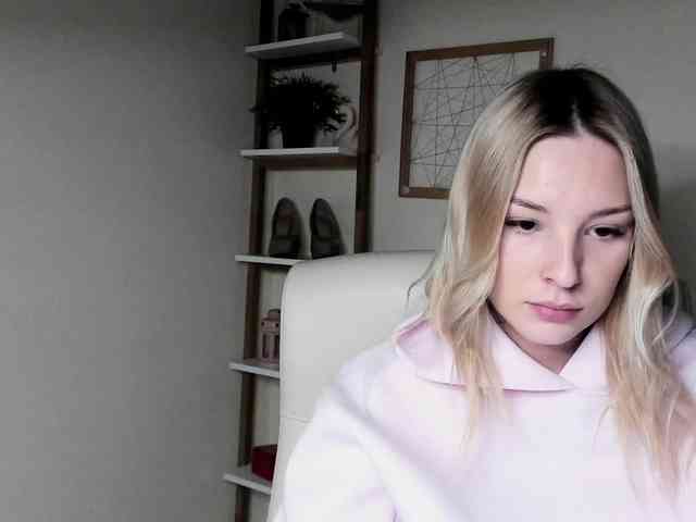 AngelaLux webcam