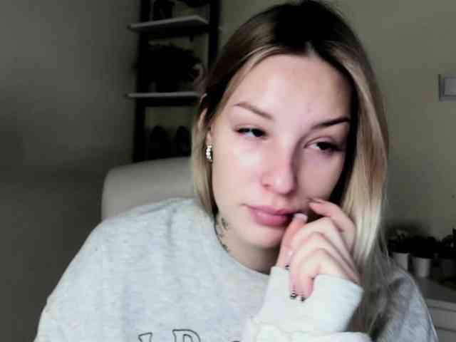 AngelaLux webcam