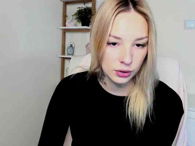 AngelaLux webcam