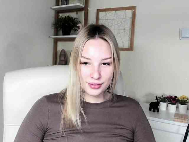 AngelaLux webcam