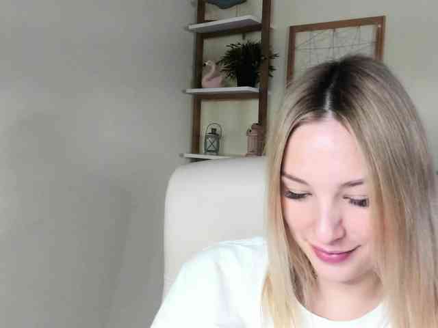 AngelaLux webcam