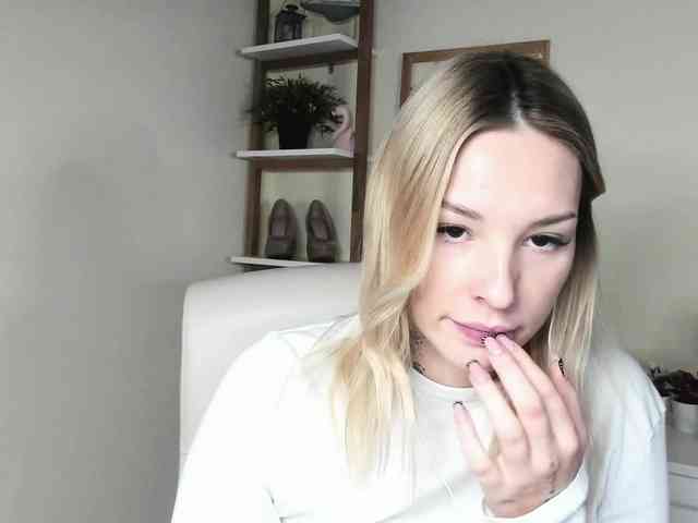 AngelaLux webcam