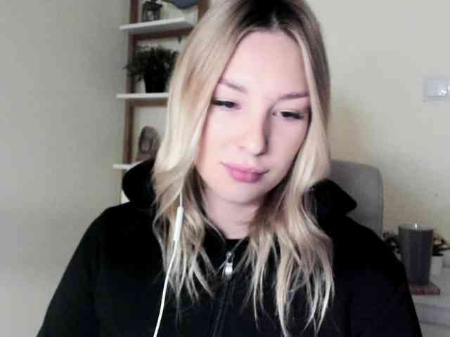 AngelaLux webcam