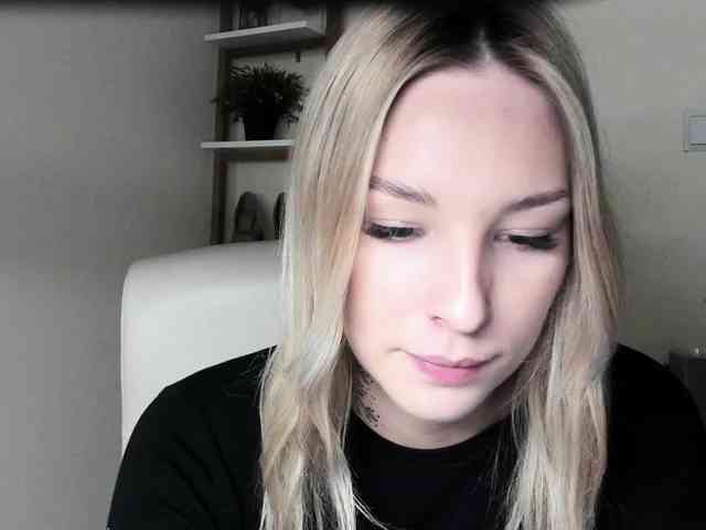 AngelaLux webcam