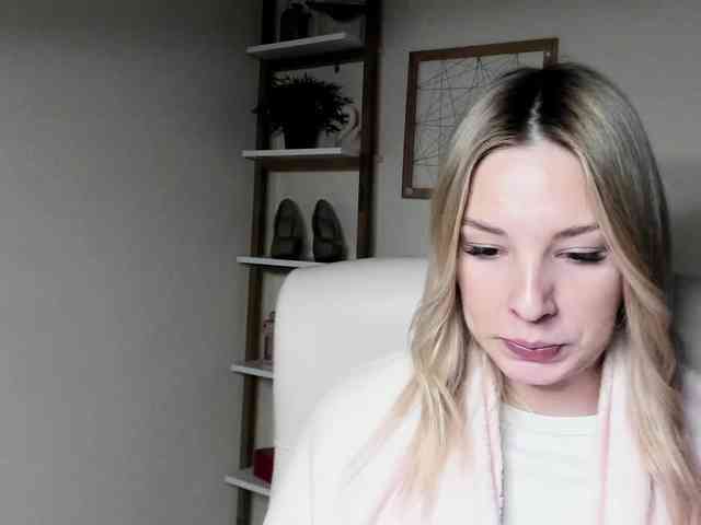 AngelaLux webcam