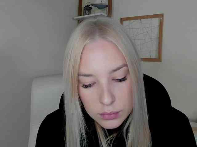 AngelaLux webcam