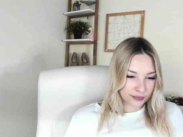 AngelaLux webcam