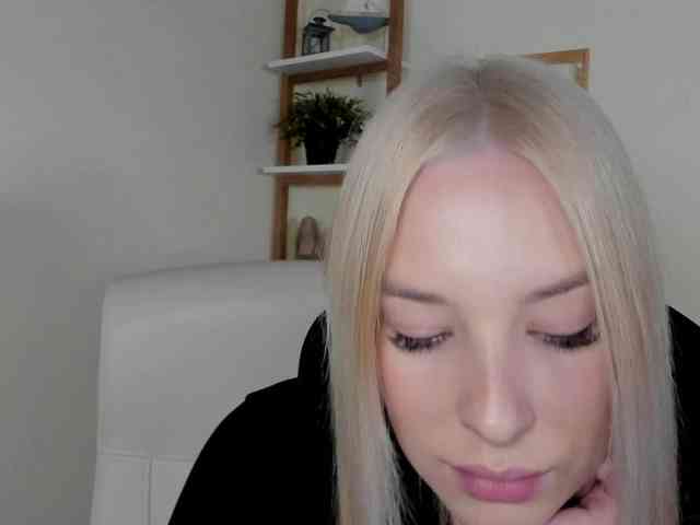 AngelaLux webcam