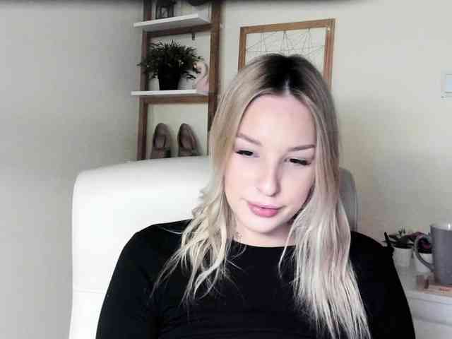 AngelaLux webcam