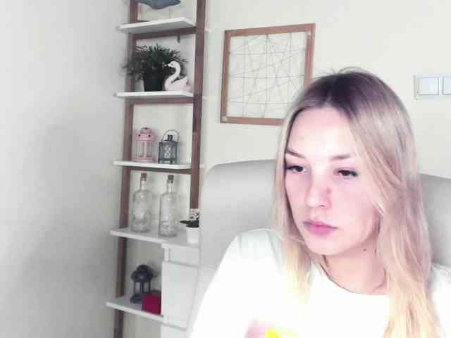 AngelaLux webcam