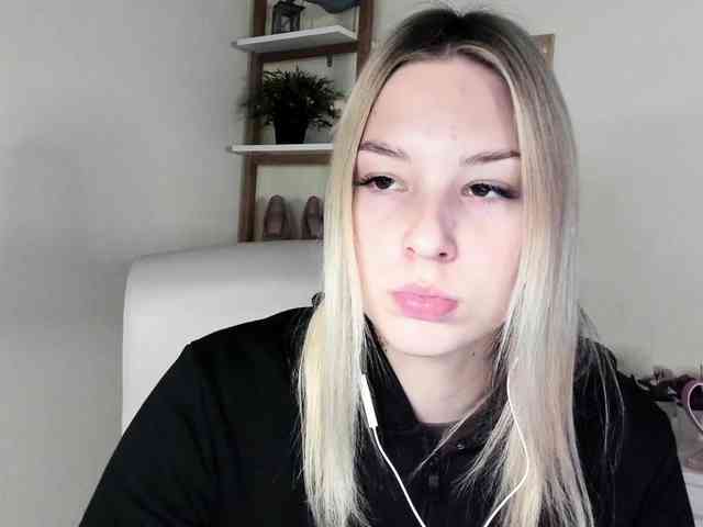 AngelaLux webcam