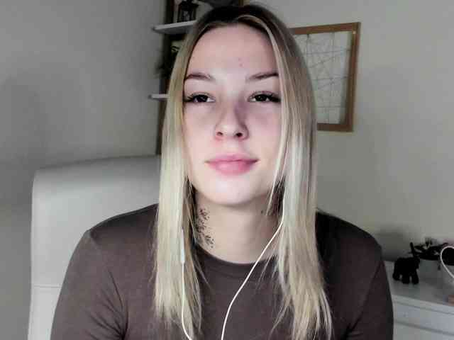 AngelaLux webcam