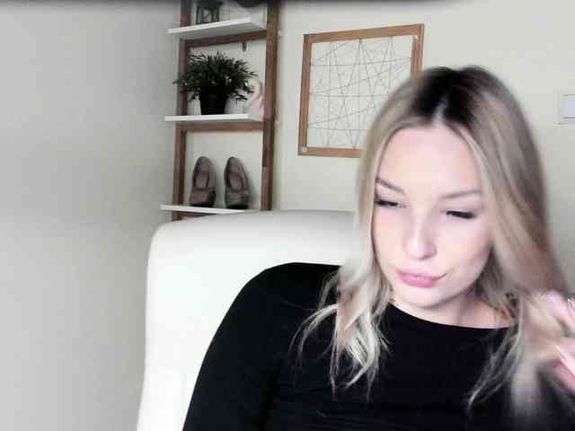 AngelaLux webcam