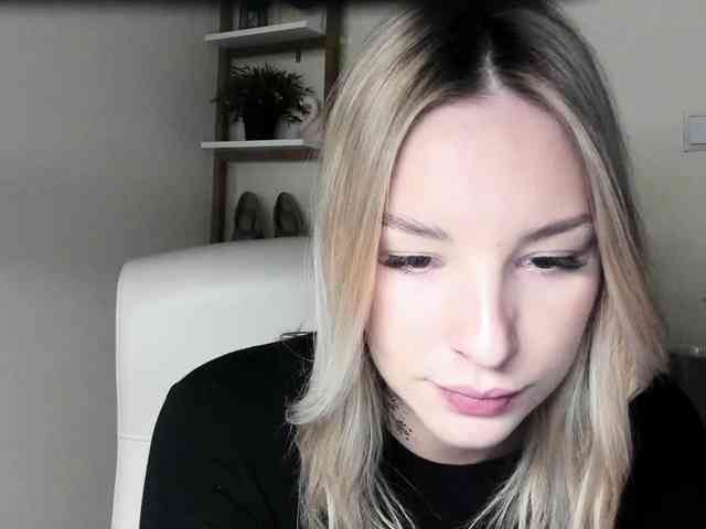 AngelaLux webcam