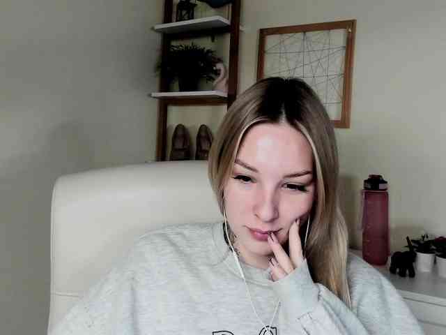 AngelaLux webcam