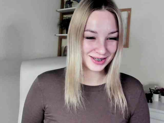 AngelaLux webcam