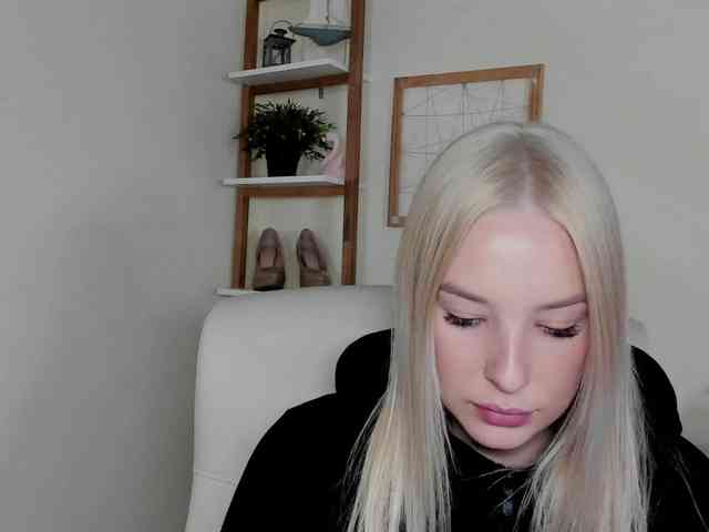 AngelaLux webcam