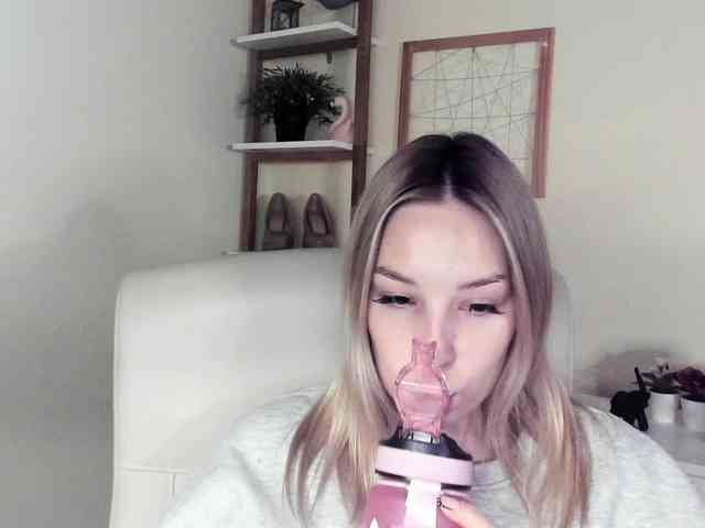 AngelaLux webcam