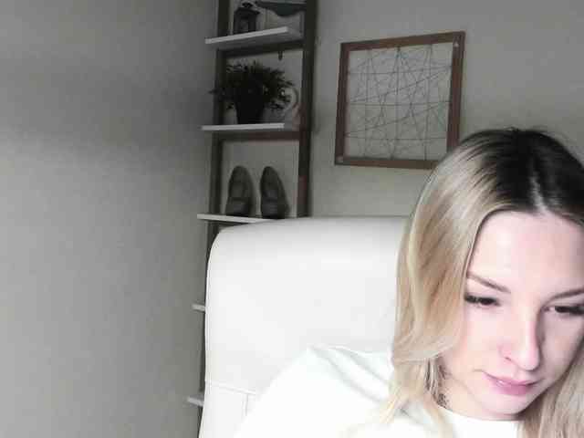 AngelaLux webcam