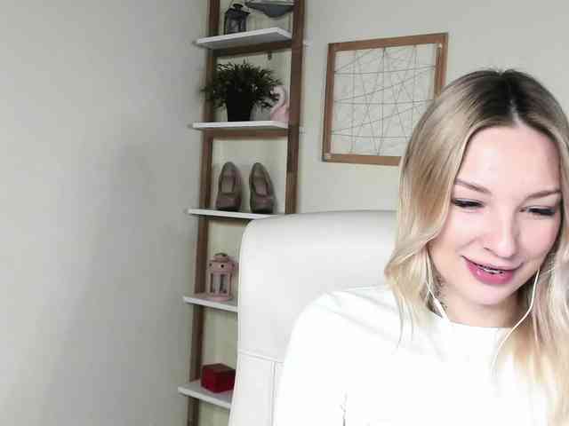 AngelaLux Live Webcam on BongaCams