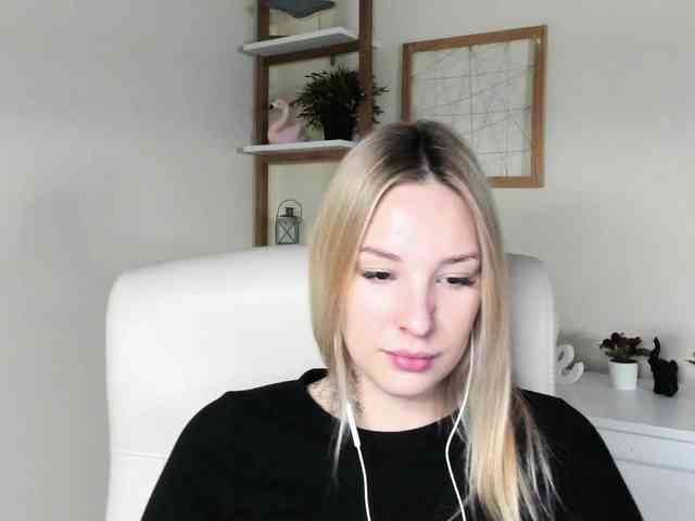 AngelaLux webcam