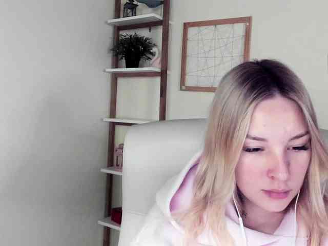 AngelaLux webcam