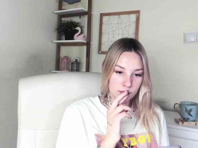 AngelaLux webcam