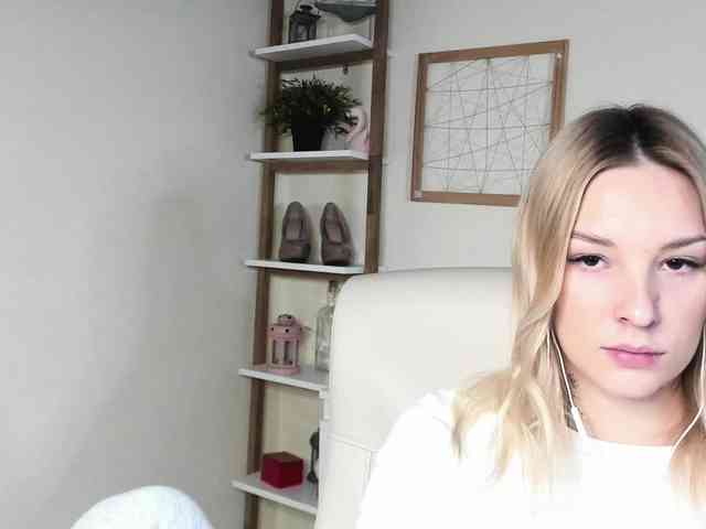 AngelaLux webcam
