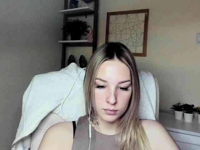 AngelaLux webcam
