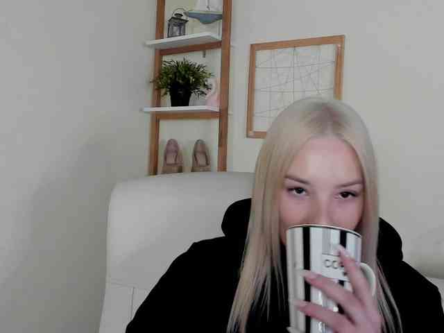 AngelaLux webcam
