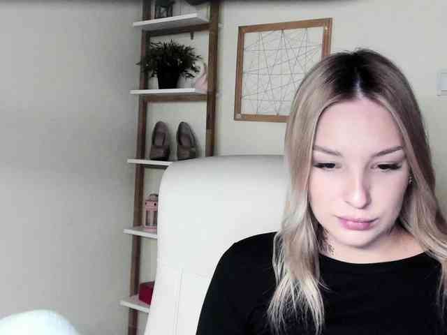 AngelaLux webcam
