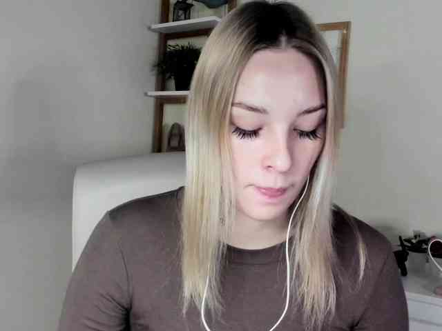 AngelaLux webcam