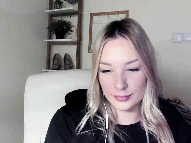 AngelaLux webcam