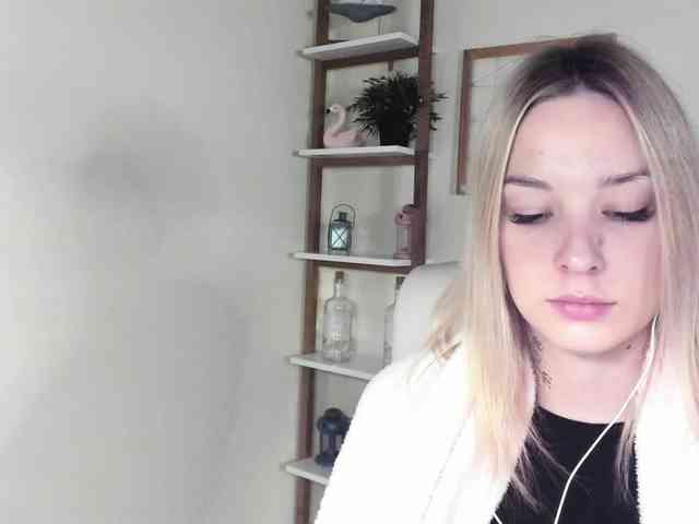 AngelaLux webcam