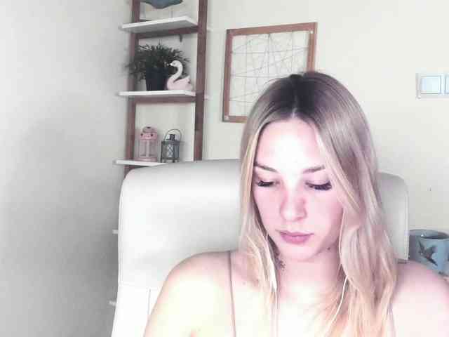 AngelaLux webcam