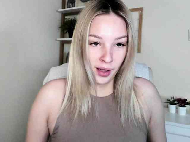 AngelaLux webcam