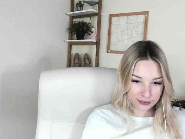 AngelaLux webcam