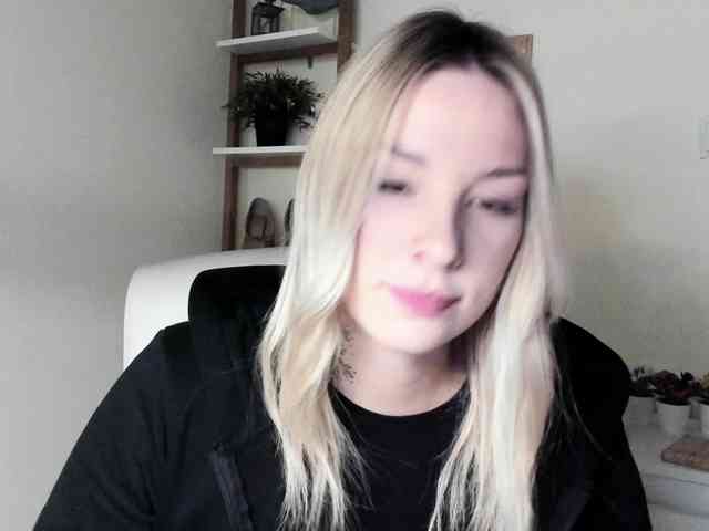 AngelaLux webcam