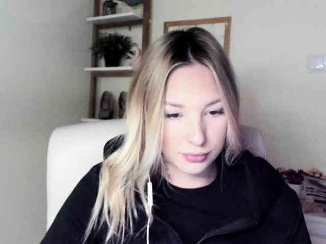 AngelaLux webcam