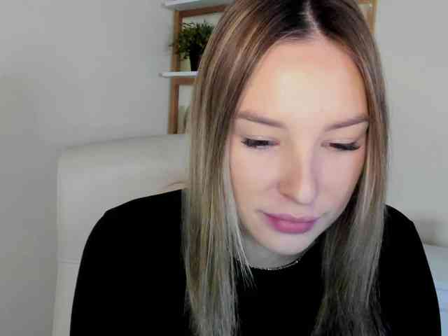 AngelaLux webcam