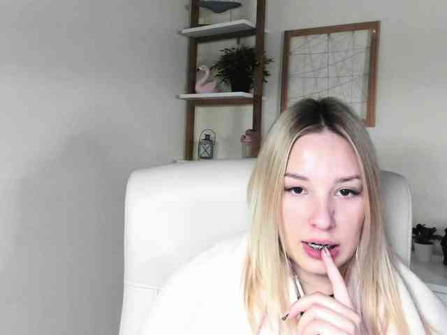 AngelaLux webcam