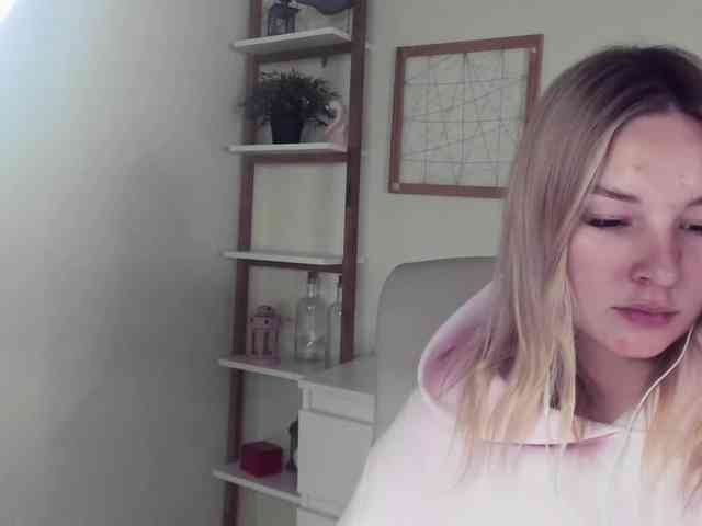 AngelaLux webcam